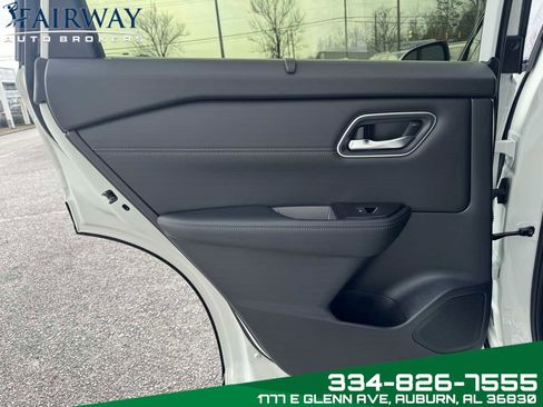 Used 2024 Nissan Rogue Platinum w/ Platinum Premium Package image 30