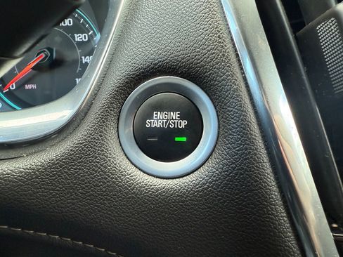 Certified 2023 Chevrolet Traverse LT image 35