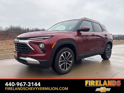 Used 2024 Chevrolet TrailBlazer LT image 1