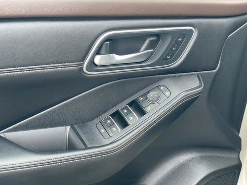 Certified 2023 Nissan Rogue Platinum w/ Platinum Premium Package image 10