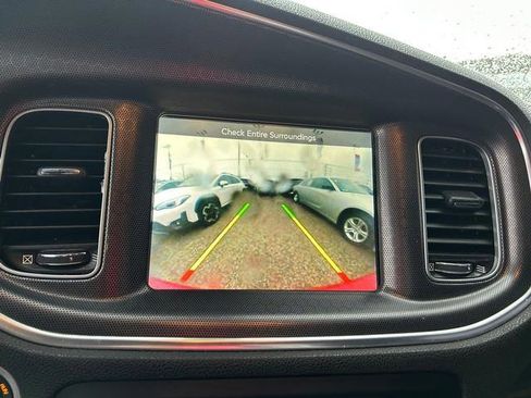 Used 2015 Dodge Charger SXT image 18