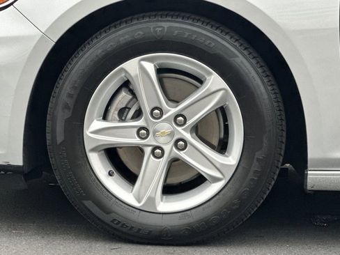 Used 2021 Chevrolet Malibu LS image 29