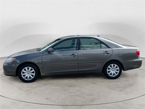 Used 2005 Toyota Camry LE image 3