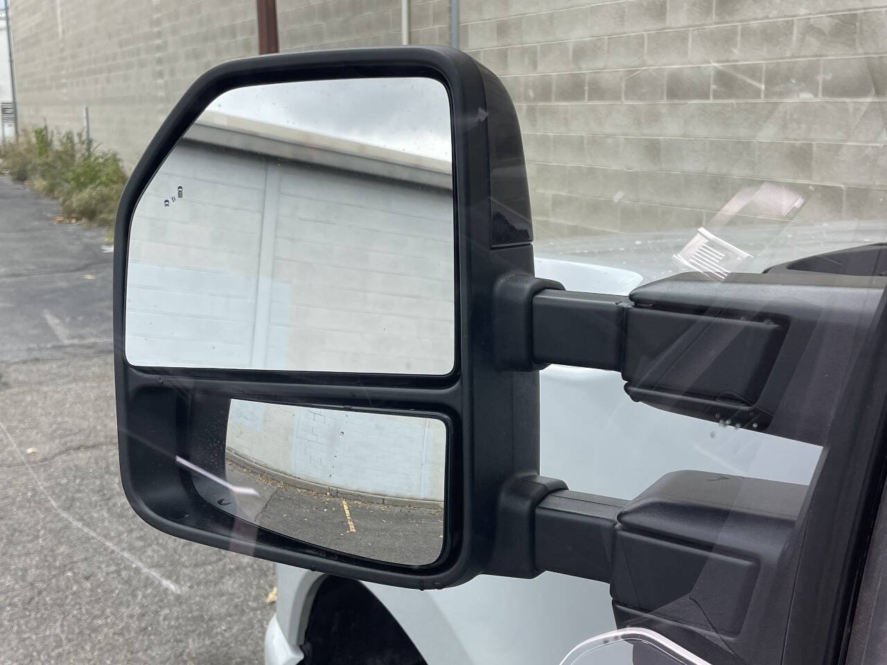 Used 2026 Ford F350 Platinum w/ Tremor Off-Road Package AWD/4WD image 8