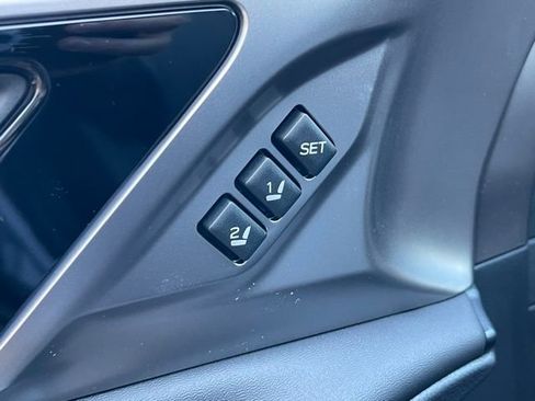 Certified 2025 Subaru Outback Limited image 17