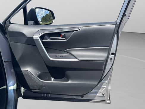 Certified 2023 Toyota RAV4 LE AWD/4WD image 30