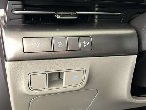 Used 2025 Hyundai Kona SEL AWD/4WD image 20