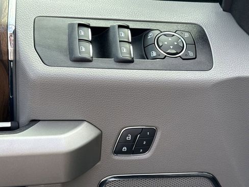 Used 2018 Ford F150 Lariat image 15