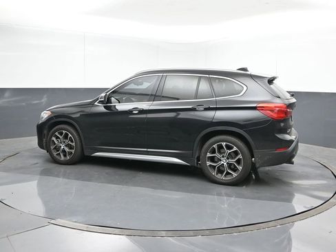 Used 2021 BMW X1 sDrive28i image 3