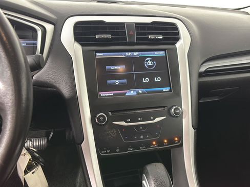 Used 2015 Ford Fusion SE FWD image 33