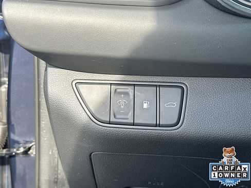 Used 2023 Genesis G70 2.0T image 32