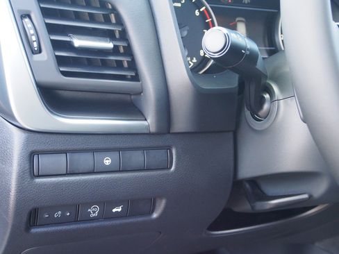 Used 2026 Nissan Rogue SV FWD image 18