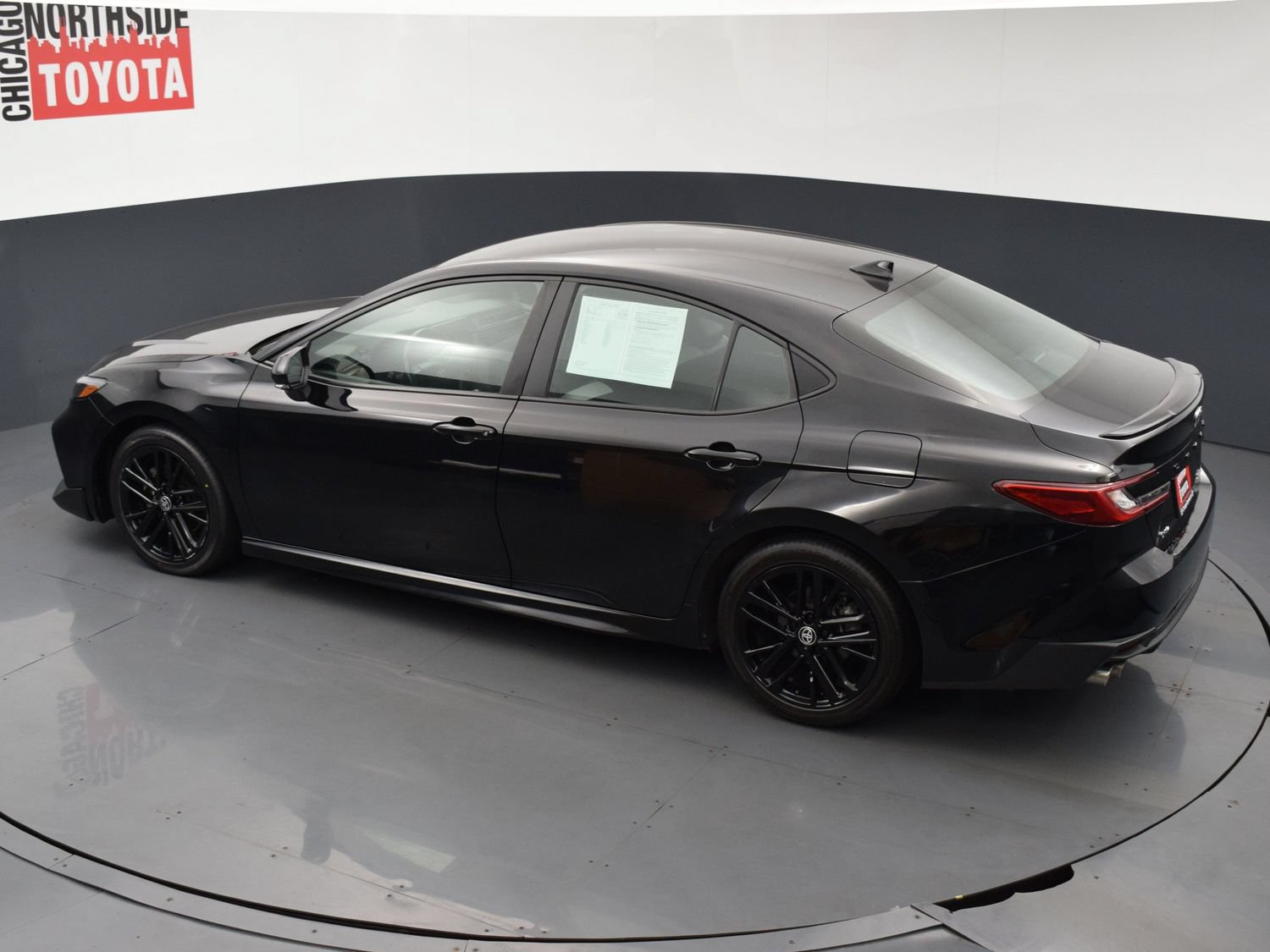 Used 2025 Toyota Camry SE FWD image 19