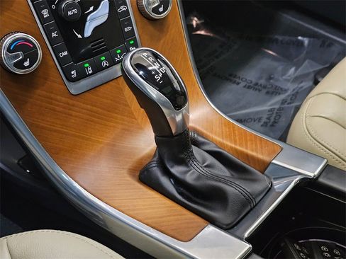 Used 2017 Volvo XC60 T5 Inscription w/ Advanced Package image 33