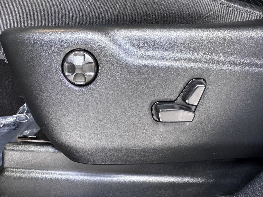 Used 2025 Dodge Durango GT AWD/4WD image 20