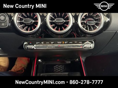 Used 2025 Mercedes-Benz GLA 35 AMG 4MATIC image 32