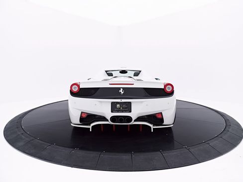 Used 2014 Ferrari 458 Spider RWD image 22