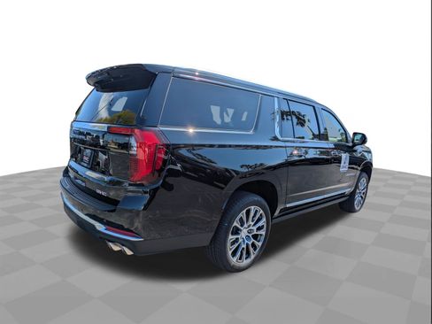 New 2026 GMC Yukon XL Denali w/ Denali Reserve Package image 4