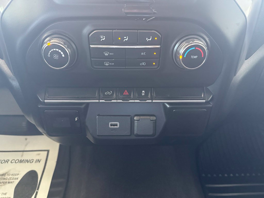 Used 2020 Chevrolet Silverado 1500 Custom w/ Custom Value Package AWD/4WD image 27