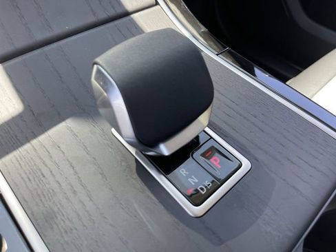 New 2025 Land Rover Range Rover Velar Dynamic SE image 23