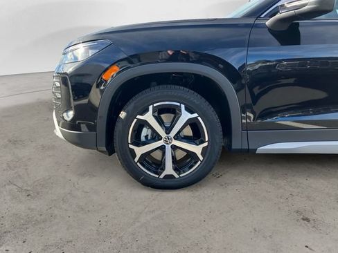 Used 2026 Volkswagen Tiguan SE w/ Panoramic Sunroof Package AWD/4WD image 9