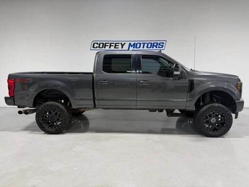Used 2019 Ford F250 Lariat w/ Lariat Ultimate Package AWD/4WD image 7