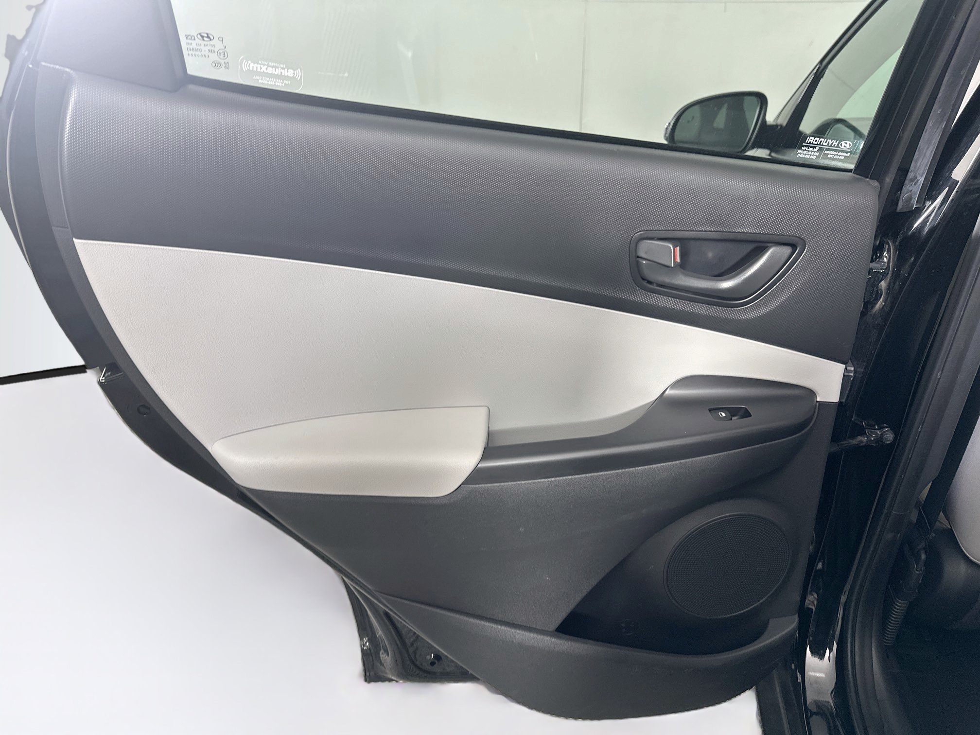 Used 2023 Hyundai Kona SEL FWD image 25