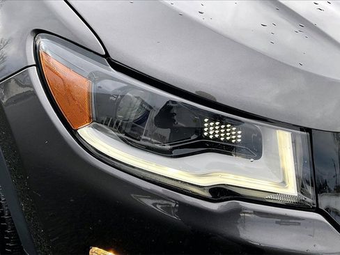 Used 2018 Jeep Compass Limited w/ Navigation Group image 31