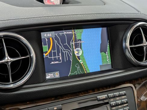 Used 2013 Mercedes-Benz SL 550 w/ Premium Pkg image 43