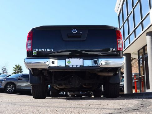 Used 2019 Nissan Frontier SV image 12