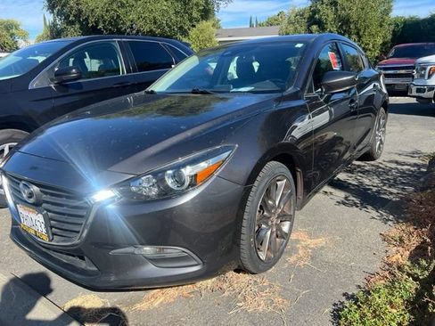 Used 2018 MAZDA MAZDA3 Touring FWD image 1