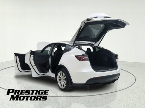 Used 2021 Tesla Model Y Long Range AWD/4WD image 12