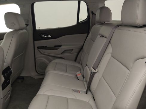 Used 2023 GMC Acadia SLT image 18