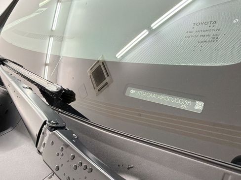 Used 2024 Toyota Prius Limited w/ Limited Premium Package image 25