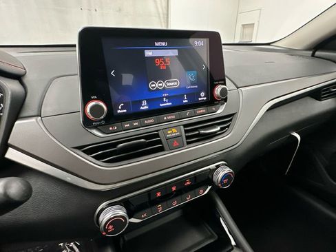 Used 2024 Nissan Altima 2.5 SR image 12