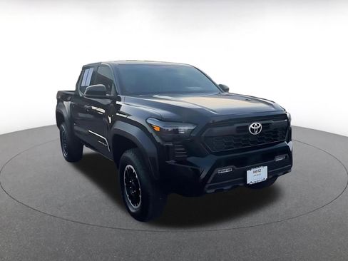 Used 2025 Toyota Tacoma TRD Off-Road AWD/4WD image 2