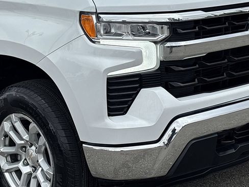 Used 2023 Chevrolet Silverado 1500 LT AWD/4WD image 8