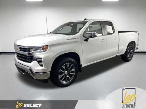 Used 2023 Chevrolet Silverado 1500 LT AWD/4WD image 34