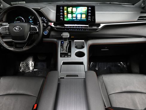 Used 2024 Toyota Sienna XSE image 64