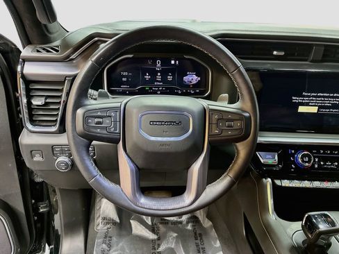Used 2023 GMC Sierra 1500 Denali Ultimate AWD/4WD image 11