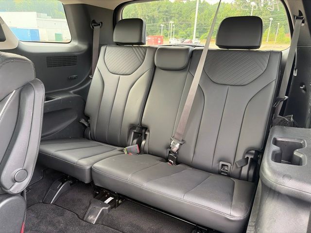 Used 2024 Hyundai Palisade SEL w/ Premium Package FWD image 8