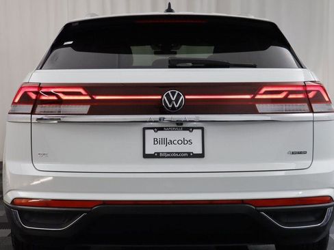 Used 2025 Volkswagen Atlas Cross Sport SE image 14