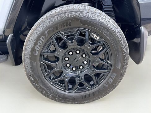 Used 2024 GMC Hummer EV 2X w/ LPO, Illumination Package AWD/4WD image 34