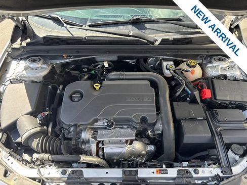Used 2022 Chevrolet Malibu LT FWD image 29