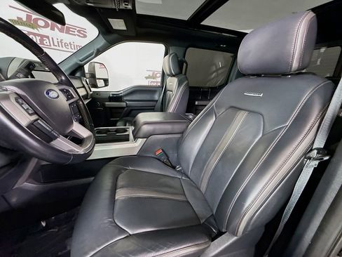 Used 2022 Ford F450 Platinum w/ FX4 Off-Road Package image 27