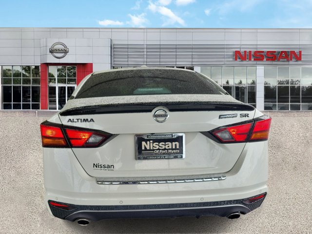 Certified 2022 Nissan Altima 2.5 SR w/ Midnight Edition Package FWD image 8