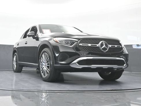 Used 2025 Mercedes-Benz GLC 300 4MATIC image 65