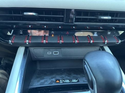 Used 2023 GMC Canyon AT4X image 18