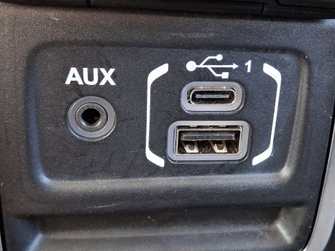 Certified 2022 Jeep Wrangler Unlimited Rubicon w/ Dual Top Group image 24