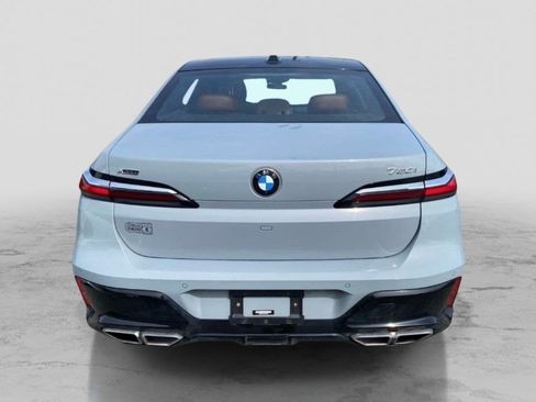 Used 2023 BMW 760i xDrive AWD/4WD image 3
